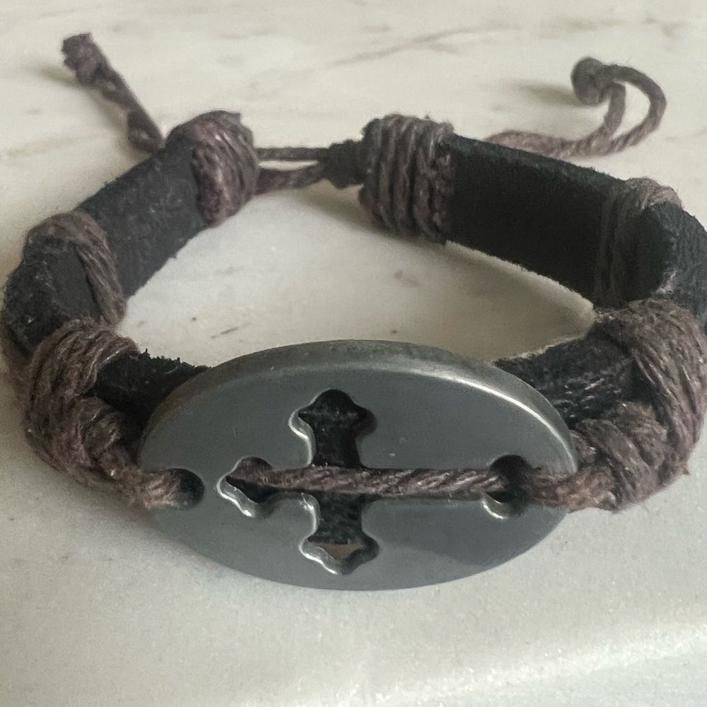 Men’s Adjustable Cross Bracelet